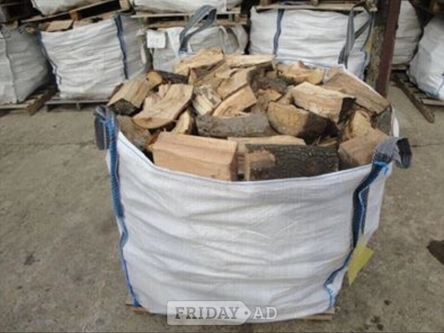 Robs Logs dry and seasoned hardwood logs & kindling