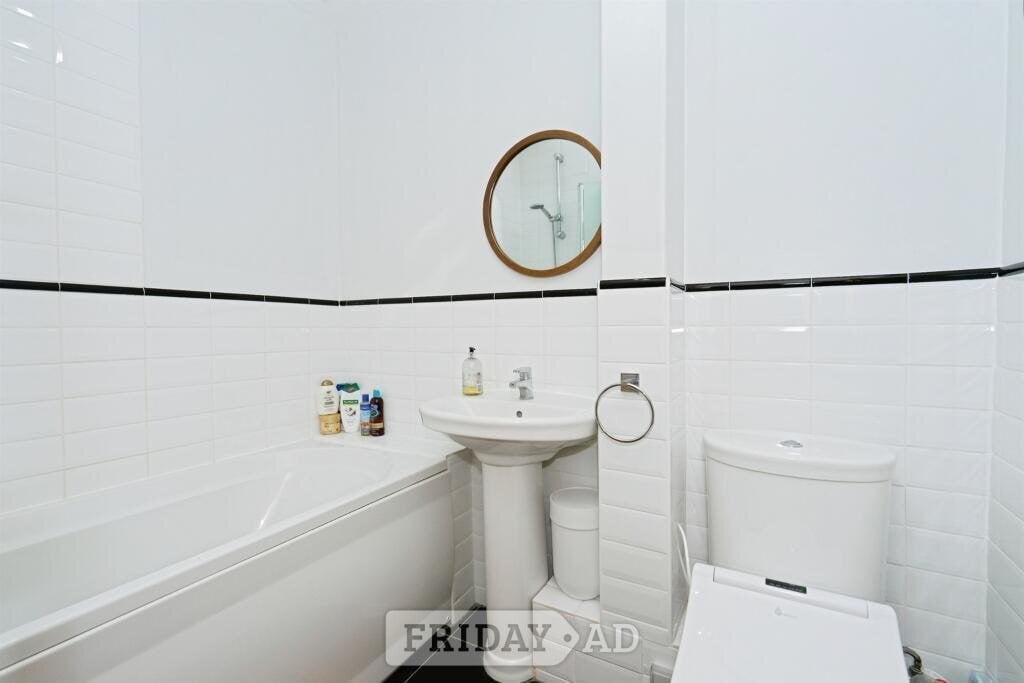 Two Lovely bedroom available.  in Brighton