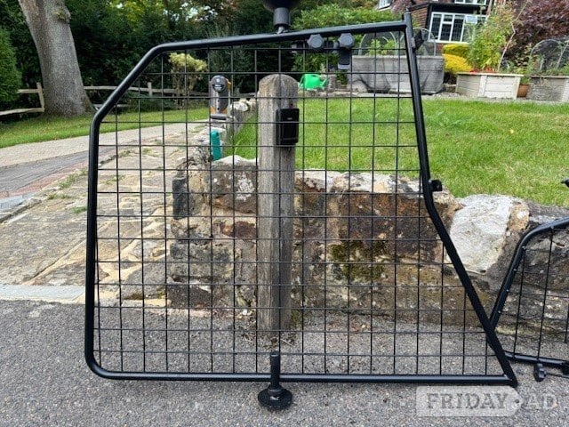 Crowborough Guardsman Dog Guard and Divider for Mercedes ML & GLE - as new