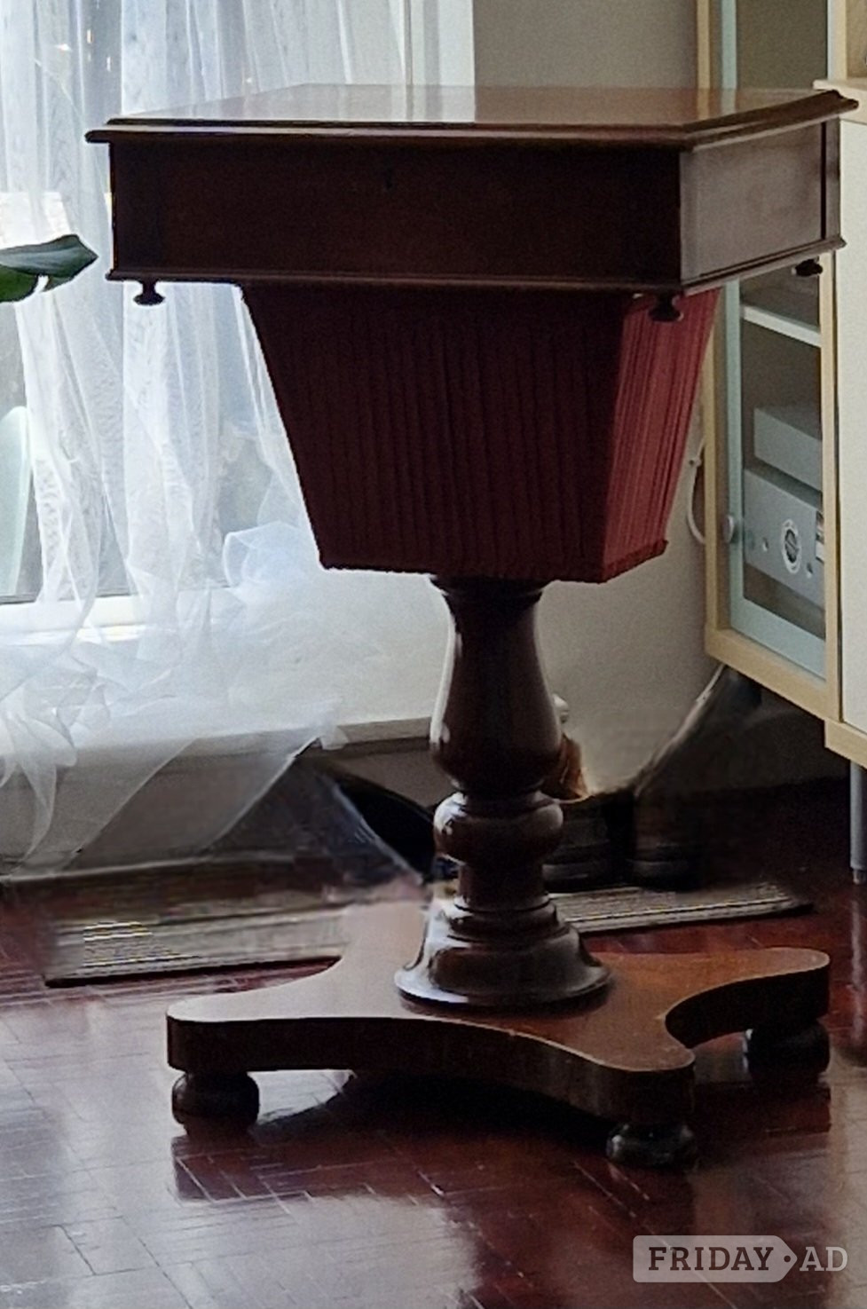 VICTORIAN SEWING TABLE OF ROSEWOOD AND MAHOGANY. - Antiques & Collectables in Harrow