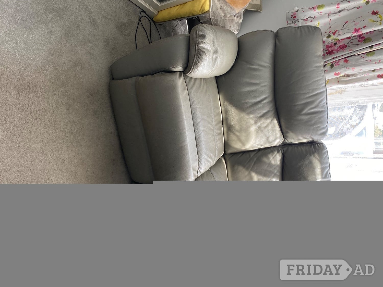 2 seater electric recliner sofa in Kingston Upon Thames
