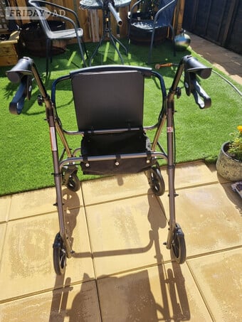 4 wheeled walker