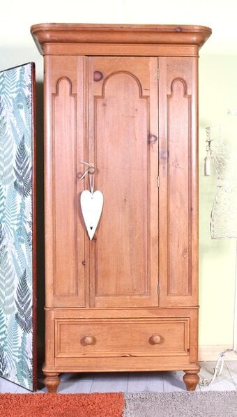 UK Delivery - Traditional Antique Style Farmhouse Pine Wardrobe