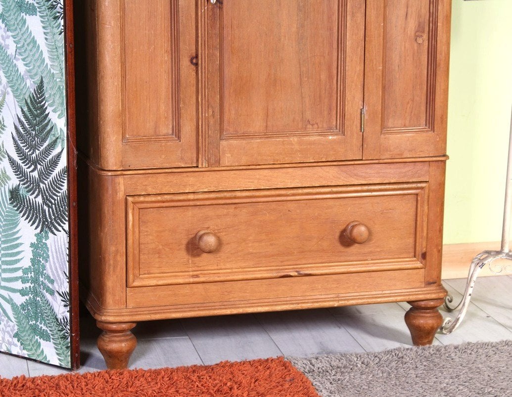 Hailsham UK Delivery - Traditional Antique Style Farmhouse Pine Wardrobe