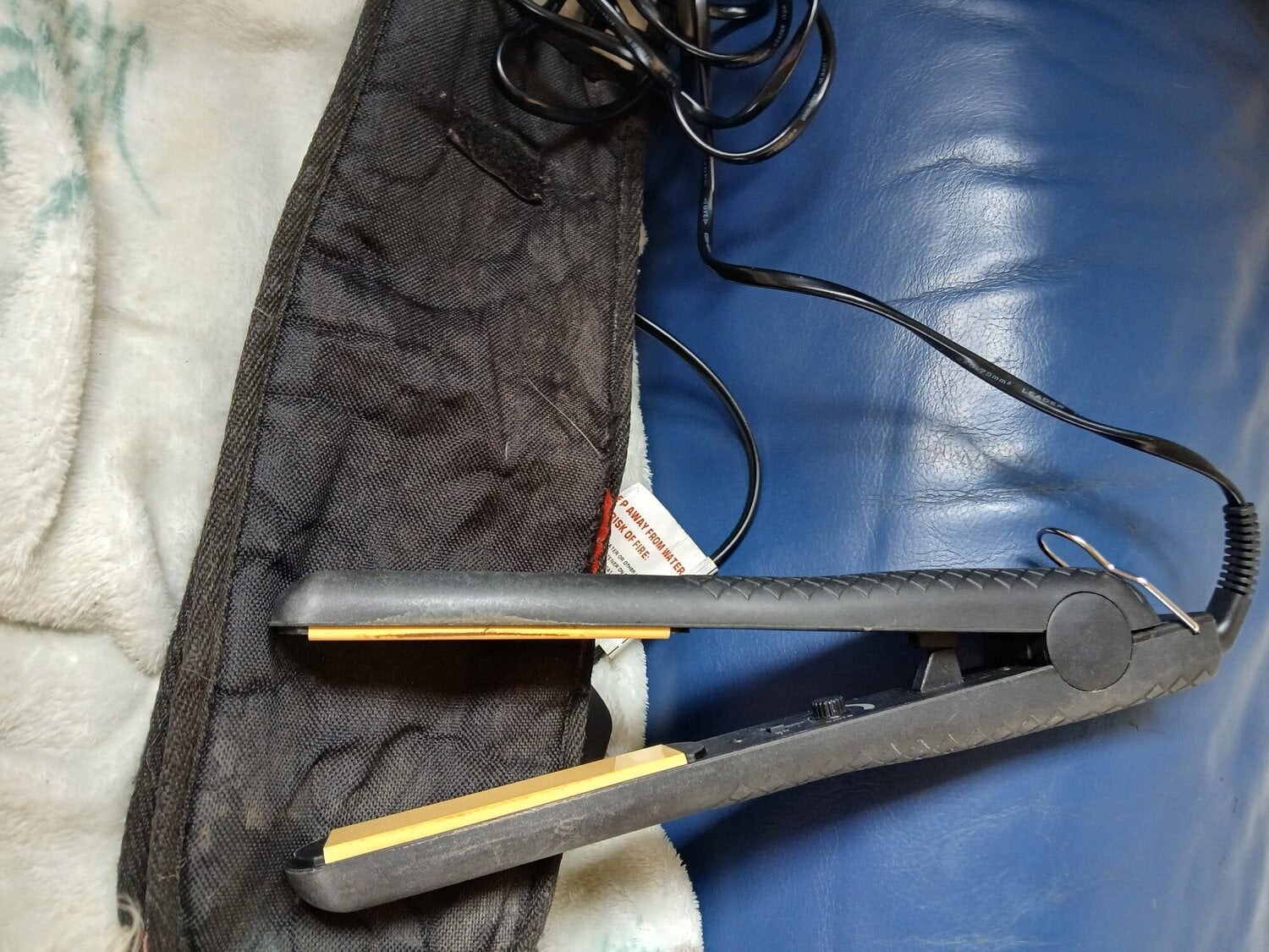 Tunbridge Wells Hair straighteners with case