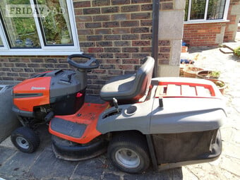 HUSKVANA CT126 Ride on Mower.