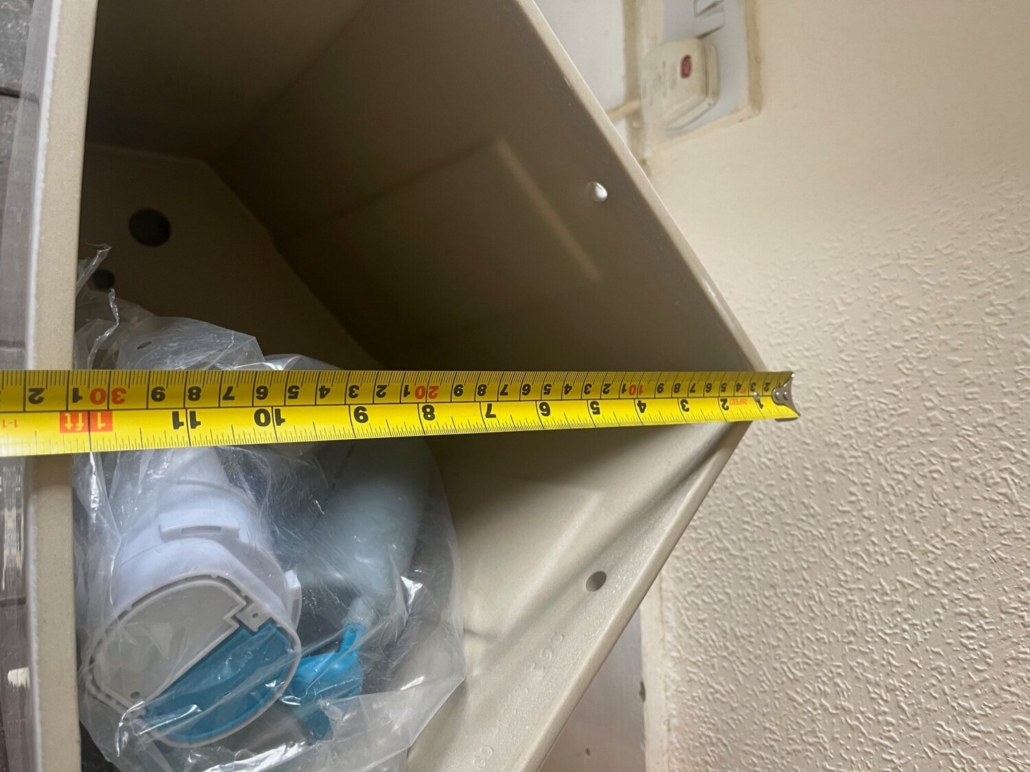 Corner Loo/ Corner Toilet Bowl with Sistern