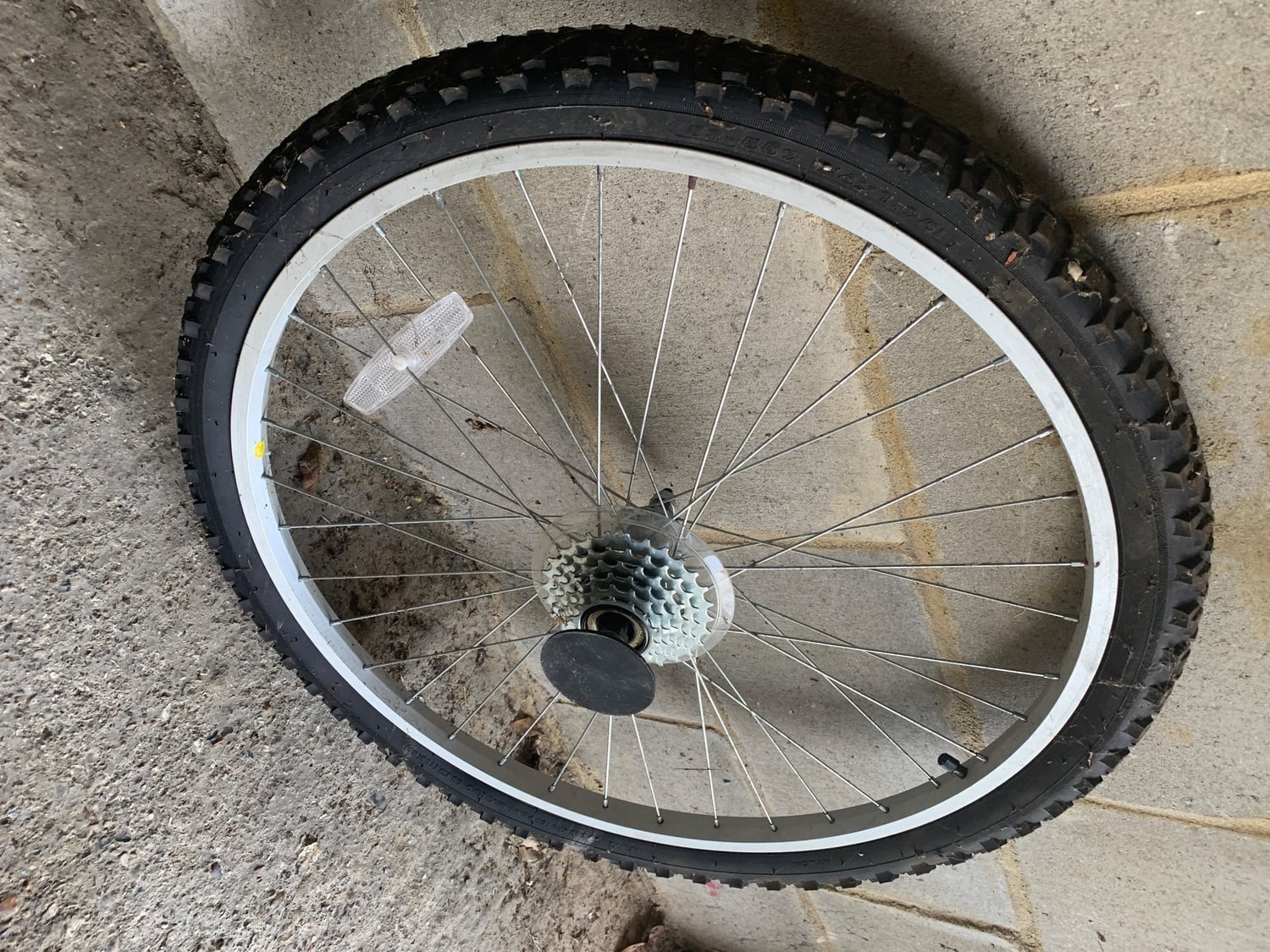 Rear wheel cycle wheel. 6 Gears