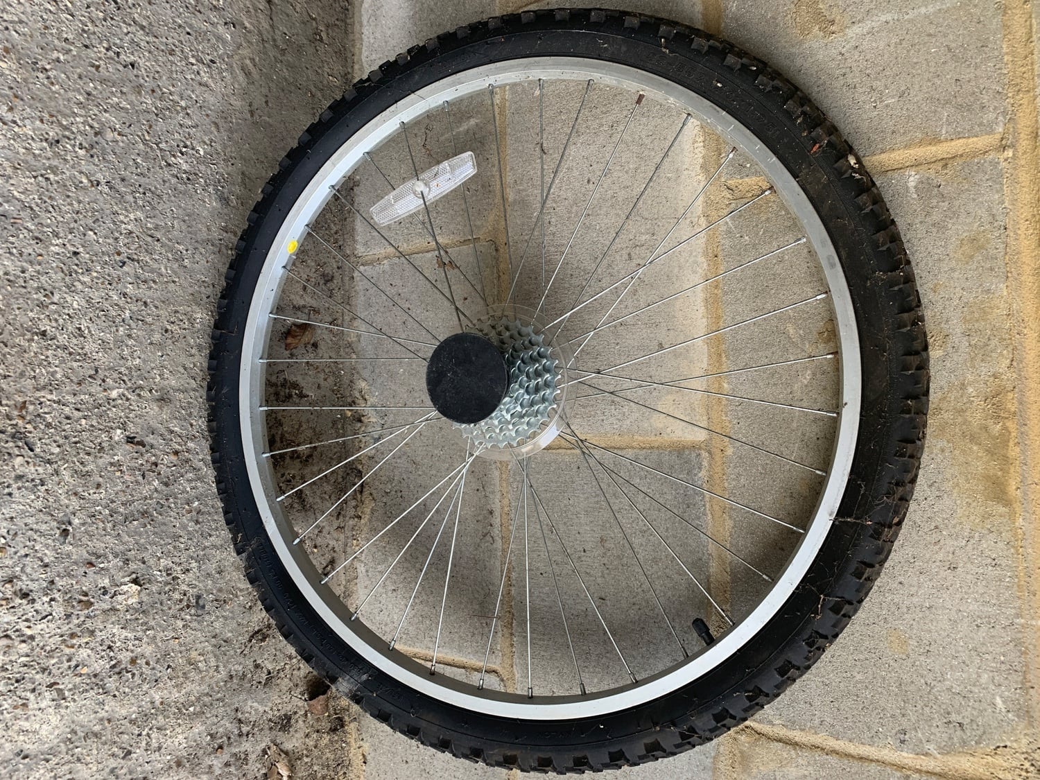 Rear wheel cycle wheel. 6 Gears - Bicycles in Reigate