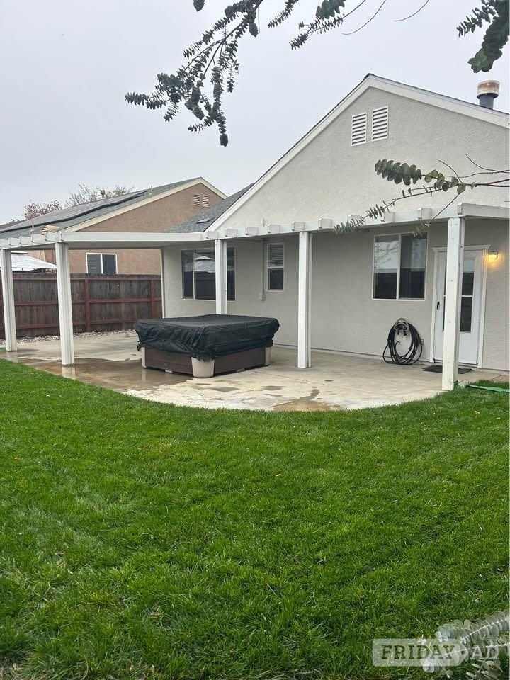 Single-bungalow ranch-style flat