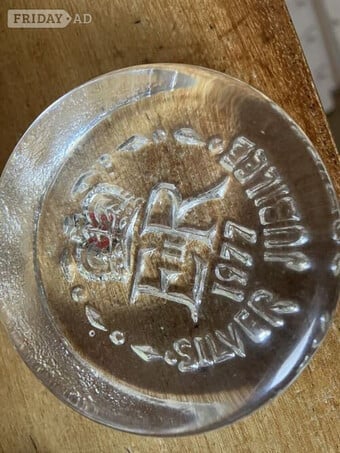 1977 Queens Silver Jubilee Dartington Crystal Paperweight