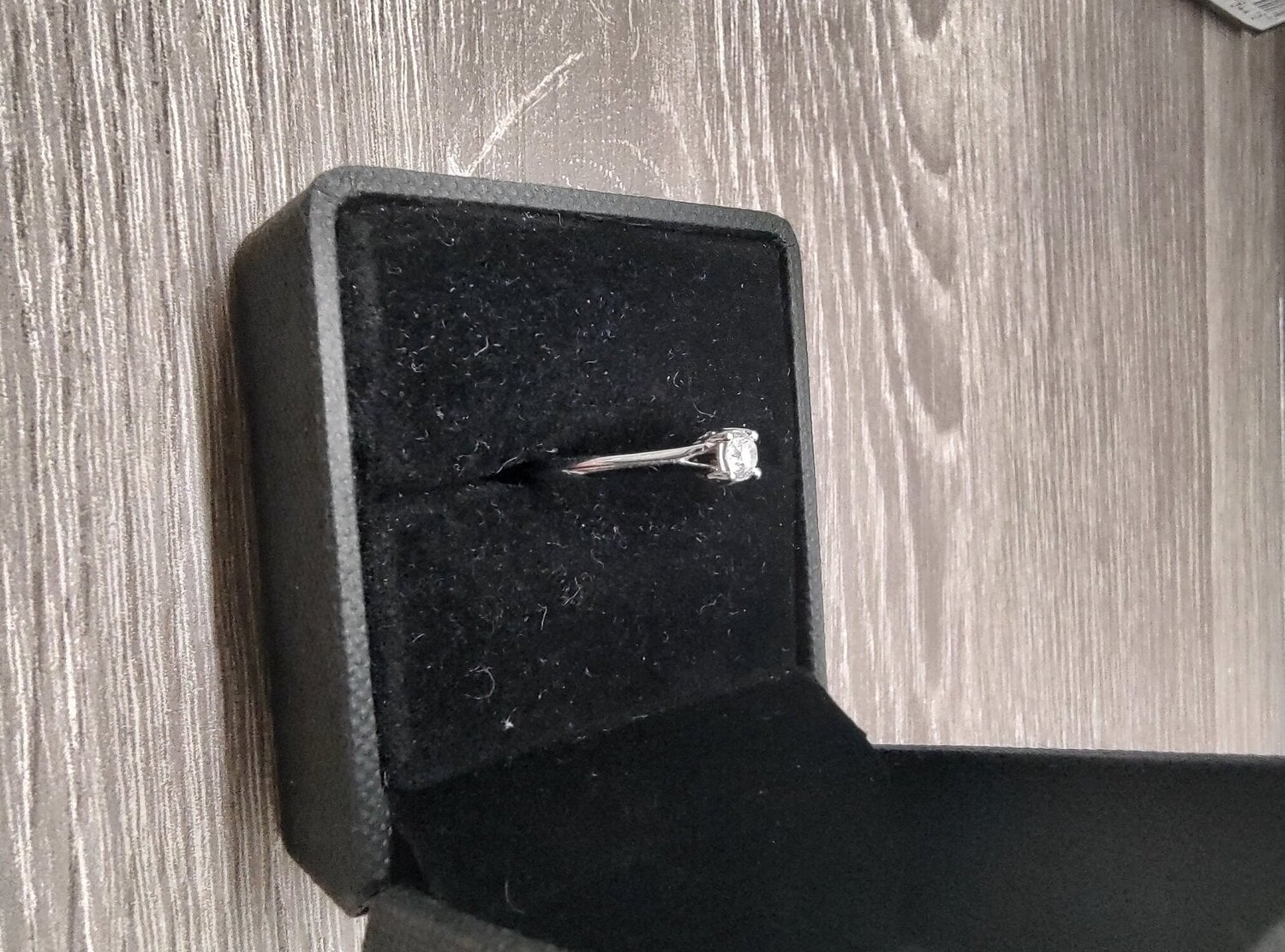 Westcliff-On-Sea BEAUTIFUL H SAMUEL 9CT WHITE GOLD .25CT DIAMOND RING COST £799 NE