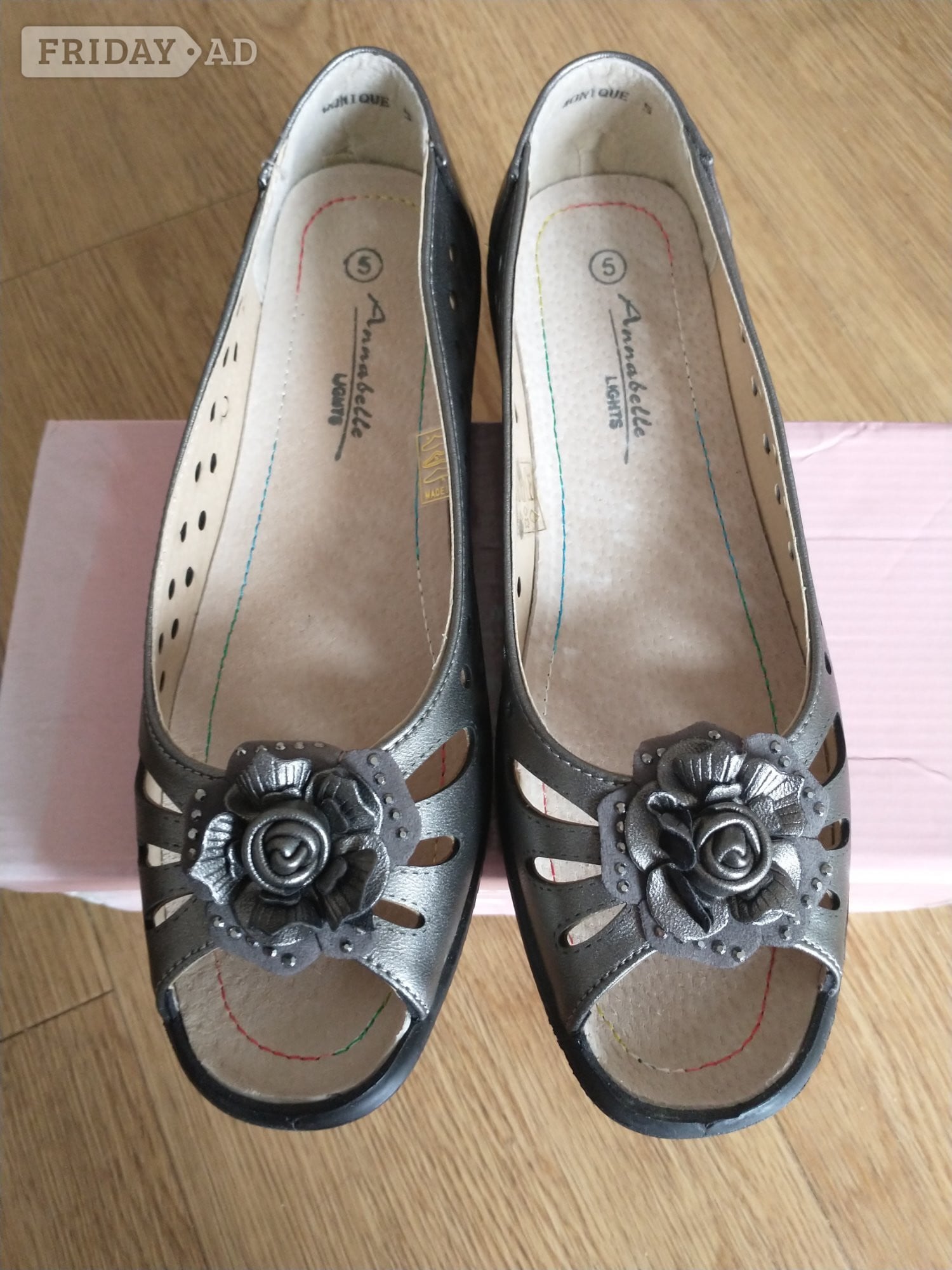 Women's peep toe shoes in North Walsham