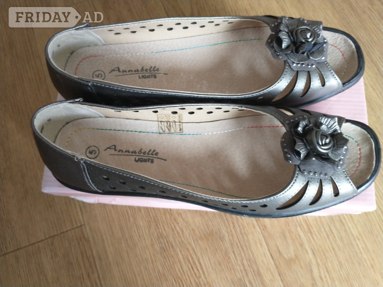 Women's peep toe shoes