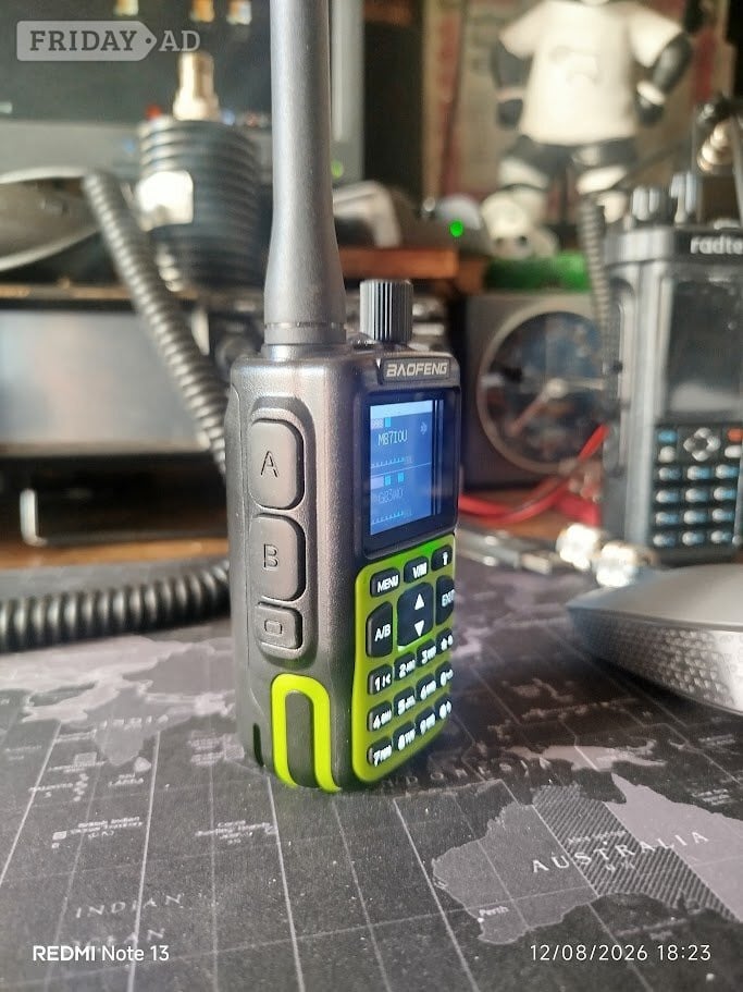 Baofengs New Mini 5 Ham HT UV Bluetooth Green/Black Edition - Hobbies & Leisure
