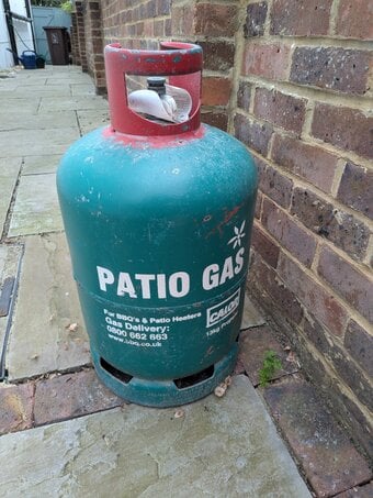 Propane calor gas cylinder 13 kg and two smaller camping gas cyliners