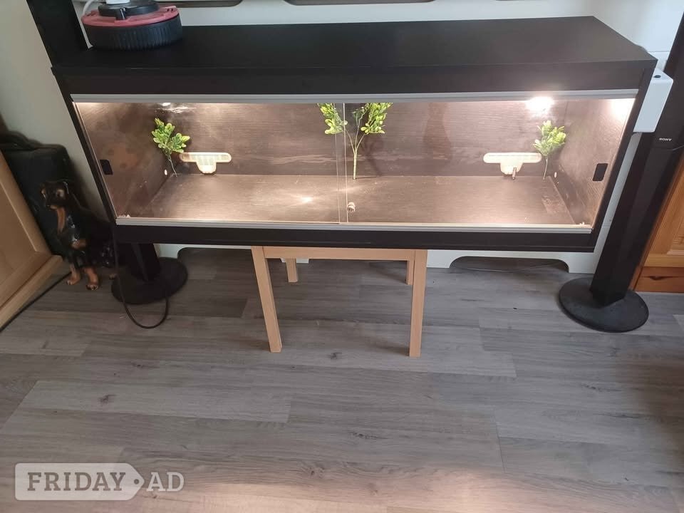 Vivarium LARGE 4 foot with electrics in Gillingham