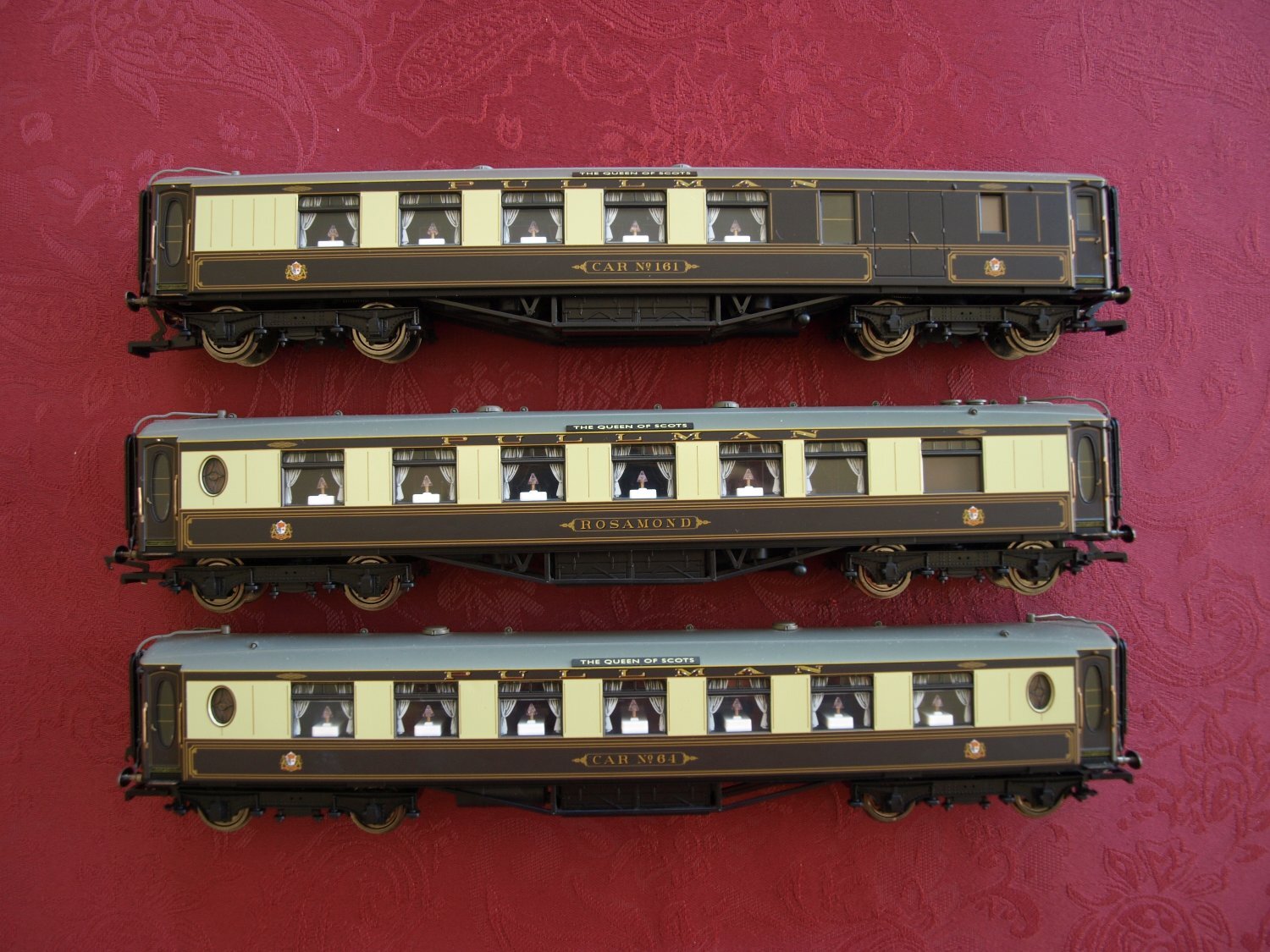 Hornby OO Pullman Queen of Scots Coaches x rack of 3  Illuminated