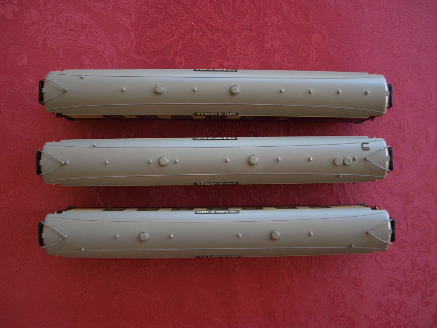 Worthing Hornby OO Pullman Queen of Scots Coaches x rack of 3  Illuminated