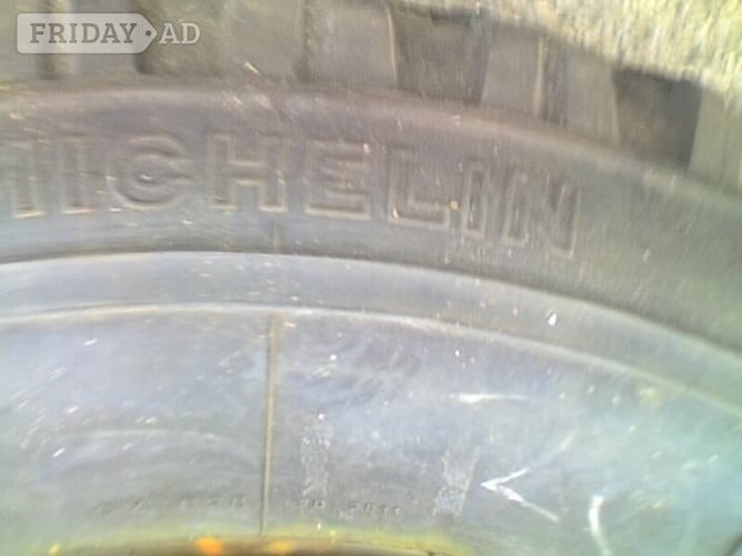 Land Rover Discovery Wheel & 205 x 16 Tyre - Parts & Accessories in Waterlooville