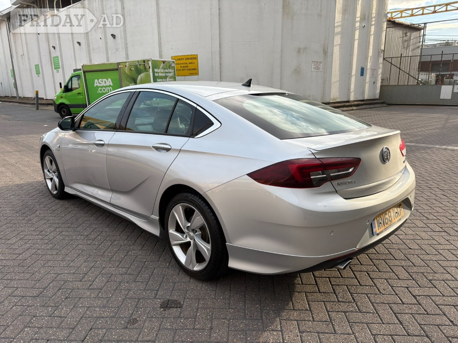 [ berth ]Vauxhall Insignia Grand Sport
