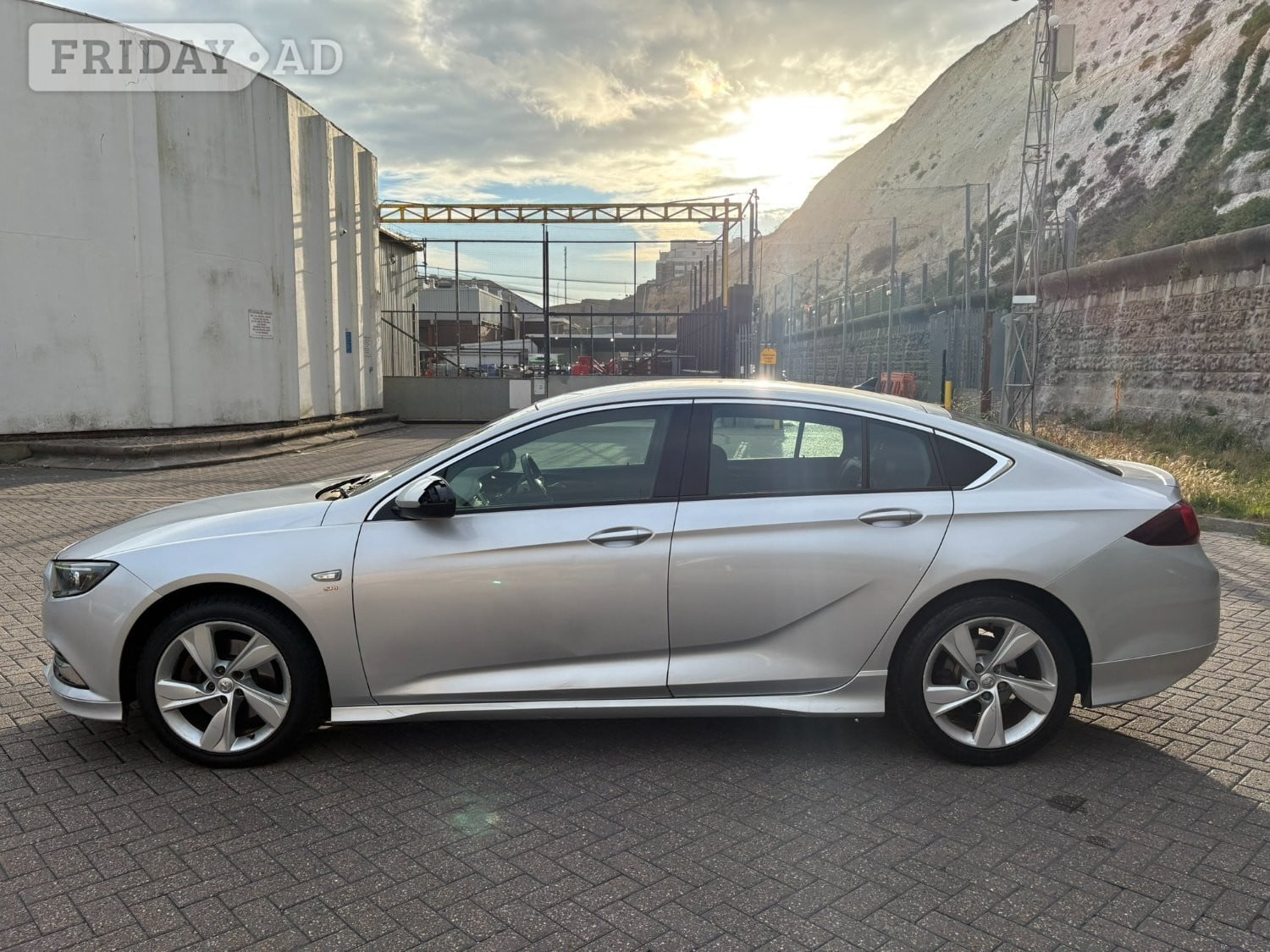 2019 Vauxhall Insignia SRi VX Line - Long MOT - Automatic - ULEZ  - Cars in Brighton