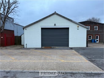 Industrial Unit to Rent in Burgess Hill Close To Town Centre