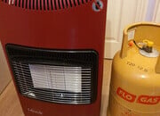 NEW LIFESTYLE SEASONS RED 4.2kW INDOOR MOBILE GAS HEATER   FULL GAS BOTTLE