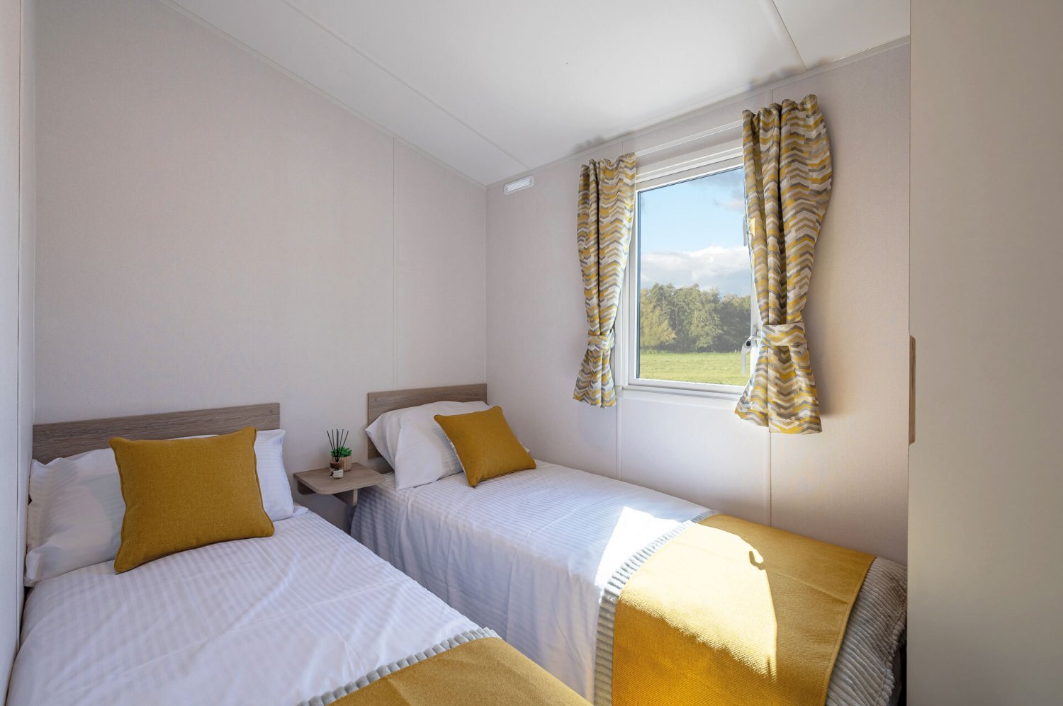 Saxmundham Ex Demo 2 Bed Caravan For Sale - 4 Star Park TXT Ben