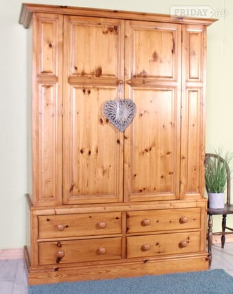 UK Delivery - Antique Style Pine Farmhouse Wardrobe 3 Sections