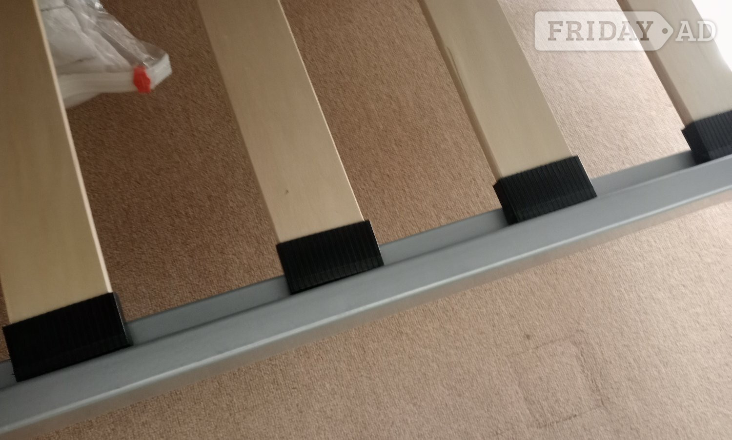 Bed frame small double/4'