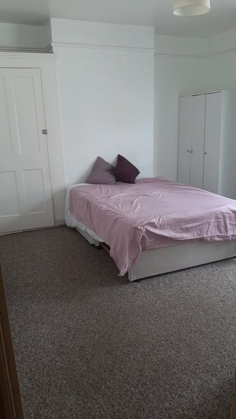 Part furnished Double bedroom and dining room share BILLS INCLUDE