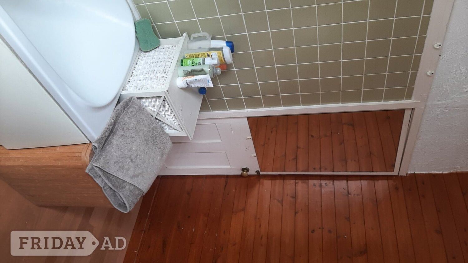 Part furnished Double bedroom and dining room share BILLS INCLUDE in Worthing