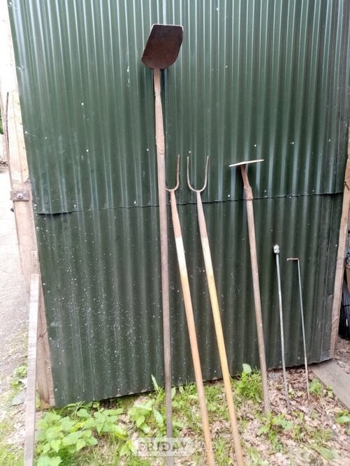 Caterham Rustic tools /memorobiliar