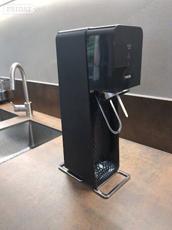 Sodastream 'Source' machine plus 10 bottles
