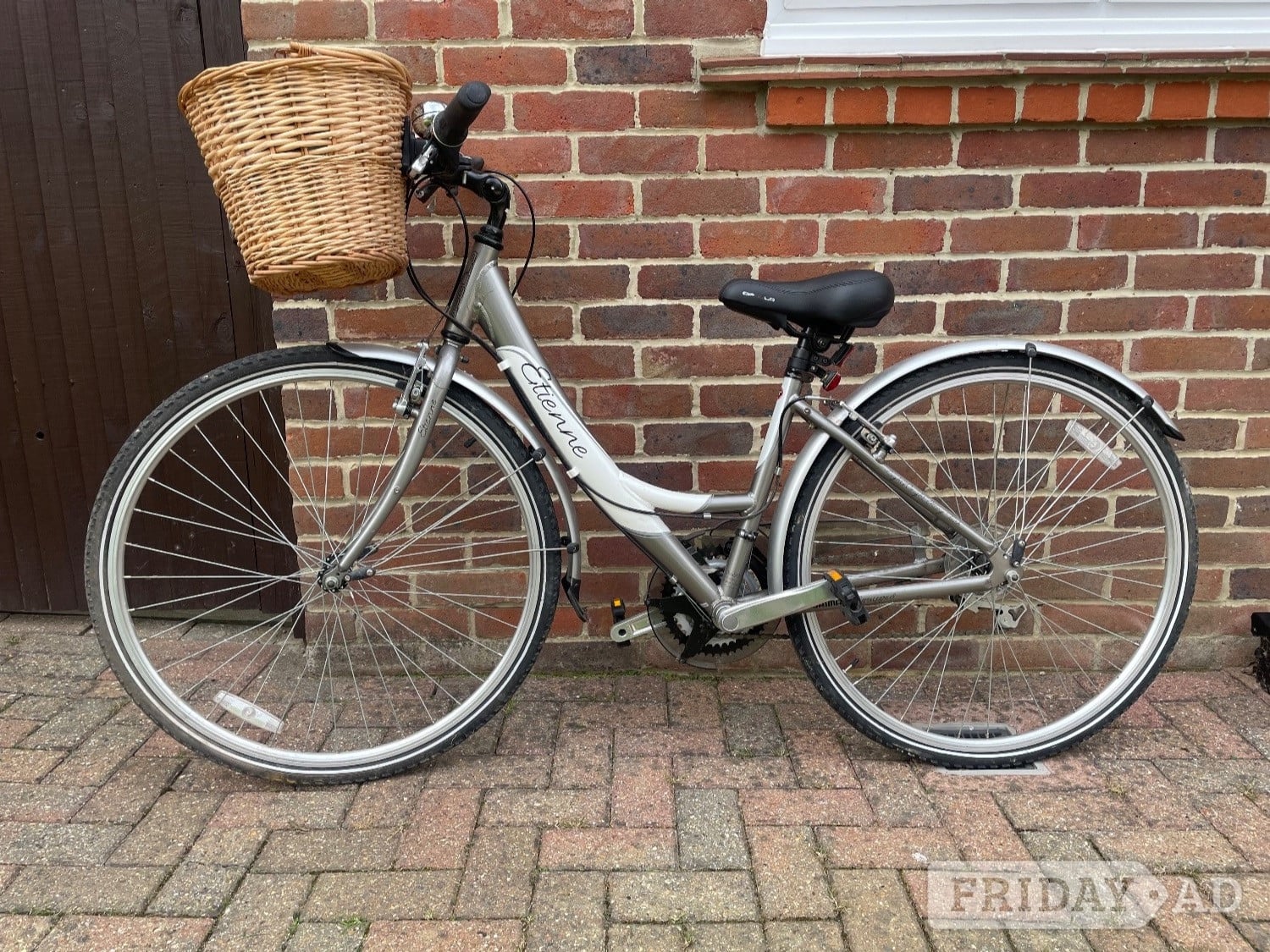 Ladies Etinne Apollo bike in Horley
