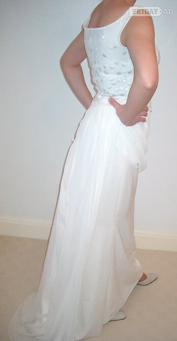 Lewisham WEDDING DRESS by the world renowned brand & specialist wedding dress makers “Pronovias Collection”. 