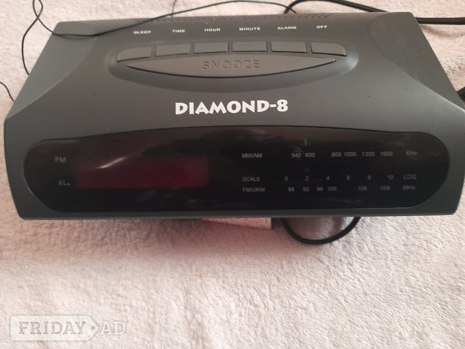 Diamond 8 Clock Radio  Mains or Battery. See Photos
