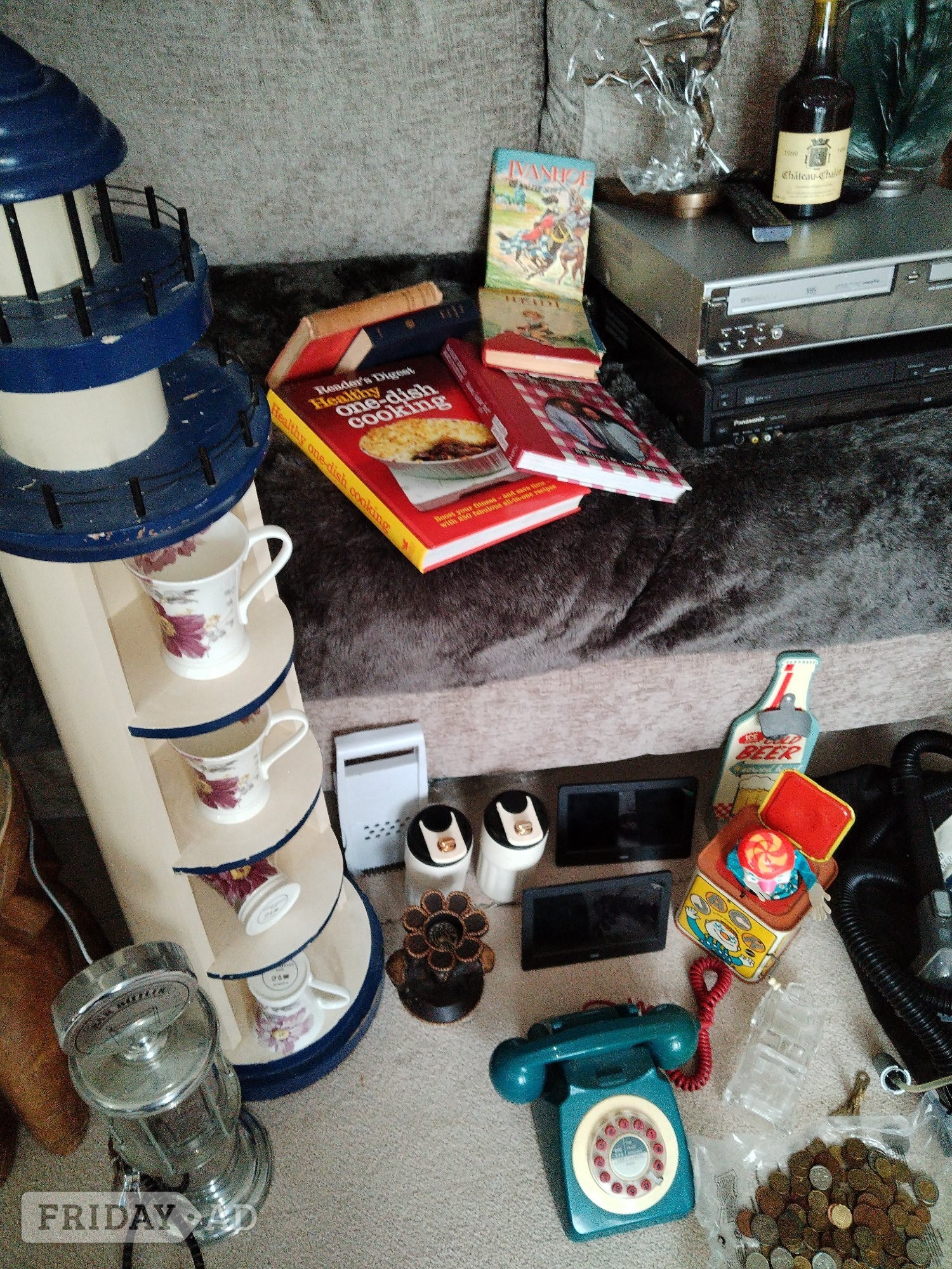 St. Leonards-On-Sea Collectible and household job lot