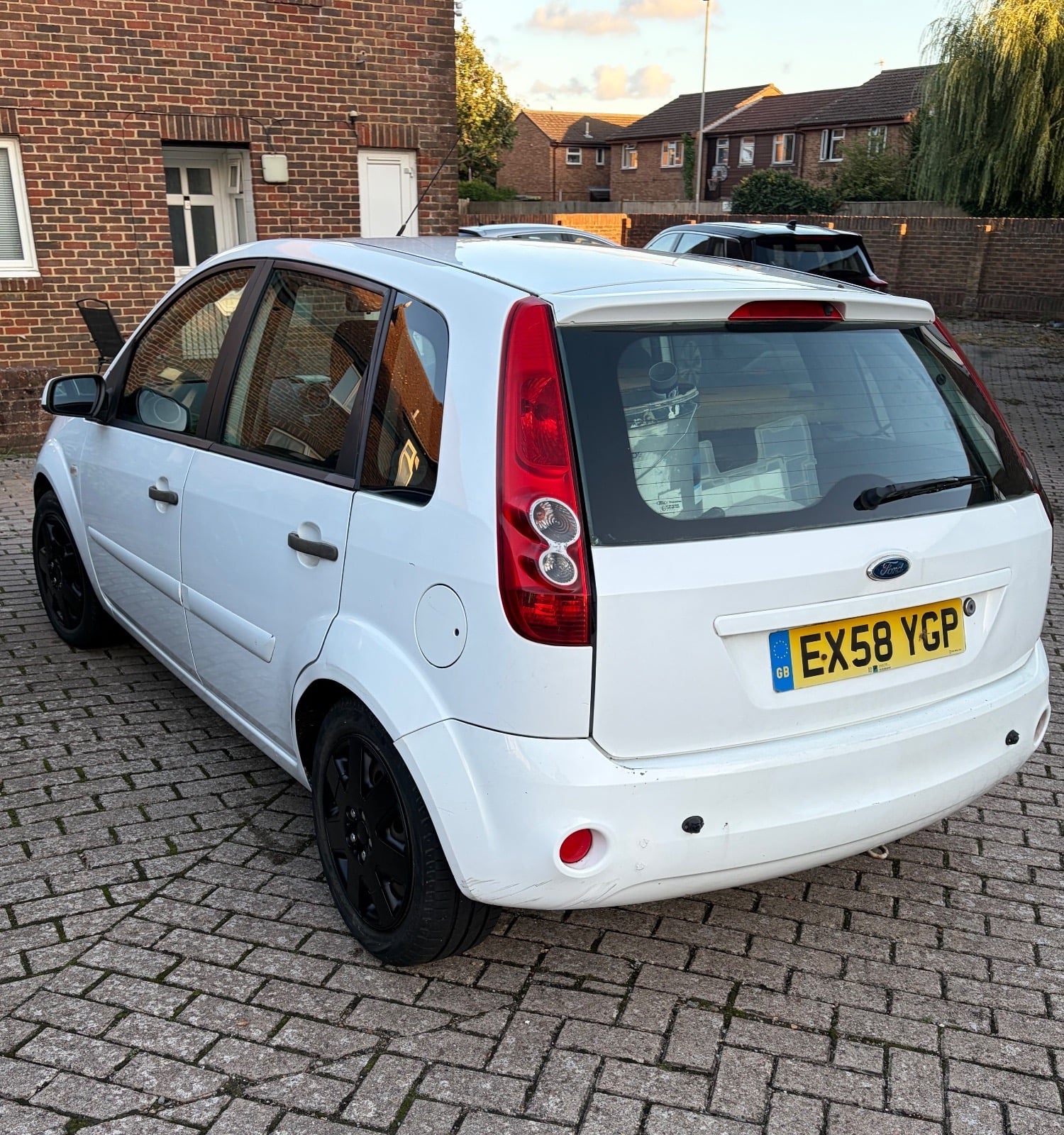 [ berth ]Ford Fiesta