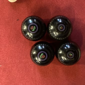 6 pairs of bowls mainly 00 available from High Salvington bowls.