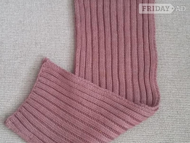 Pink knitted scarf length approx. 66 inches great condition in Shoreham-By-Sea