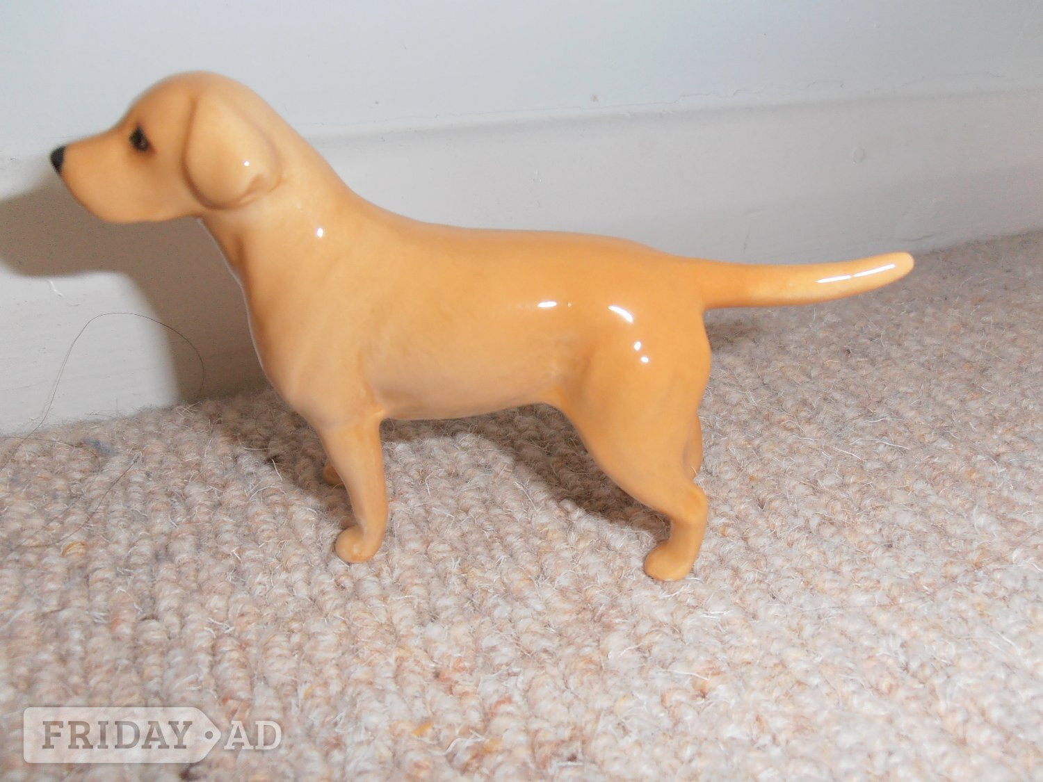 Beautiful China Beswick Yellow Labrador