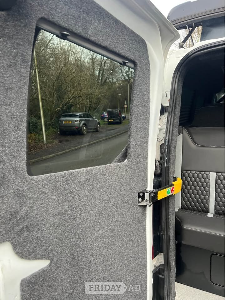 [ berth ]Ford Transit Custom Camper