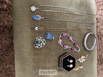 Collection of costume jewellery 