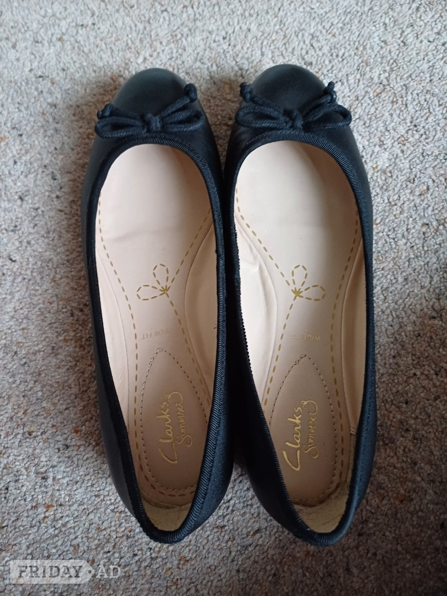 PBlack Ladies Leather Clarks Ballet-type Shoes
