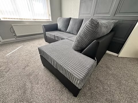 Rotherham RIGHT HAND BYRON CORNER SOFA FIXED BACK - BLACK SNAKE/GREY CORD