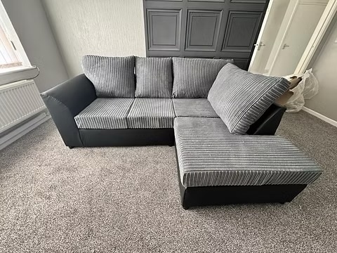 RIGHT HAND BYRON CORNER SOFA FIXED BACK - BLACK SNAKE/GREY CORD - Furniture