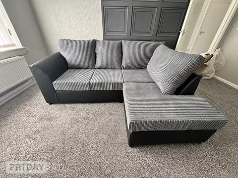 RIGHT HAND BYRON CORNER SOFA FIXED BACK - BLACK SNAKE/GREY CORD - Furniture