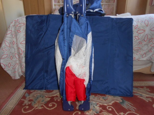 Travel cot.  Very little use.   - Baby & Kids in Eastbourne